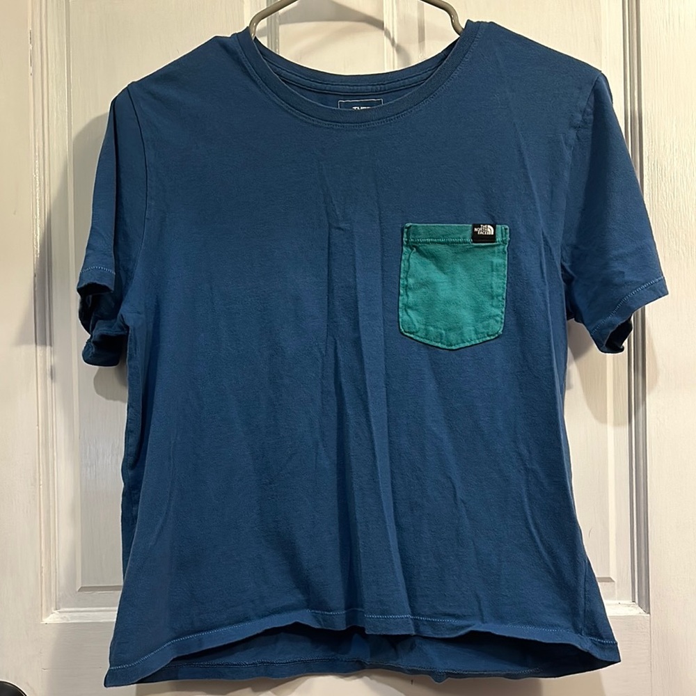 The North Face Women’s Cropped Pocket Tee